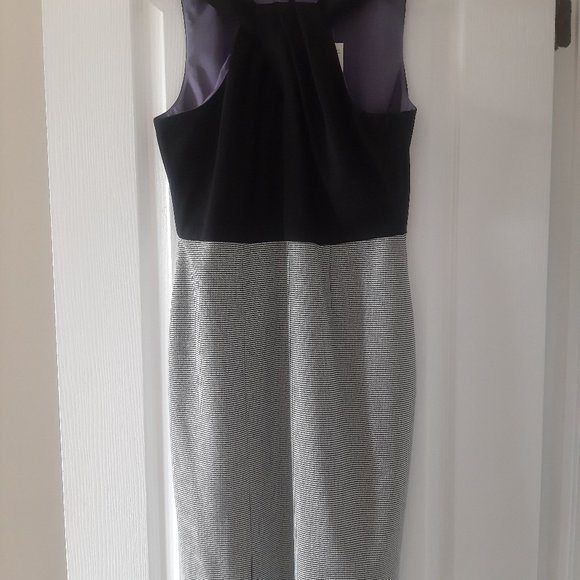 SOLD NWT White House Black Market Houndstooth Sheath Dress with Twixt Neckline - Picture 5 of 15